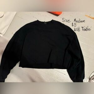 Black crop sweatshirt